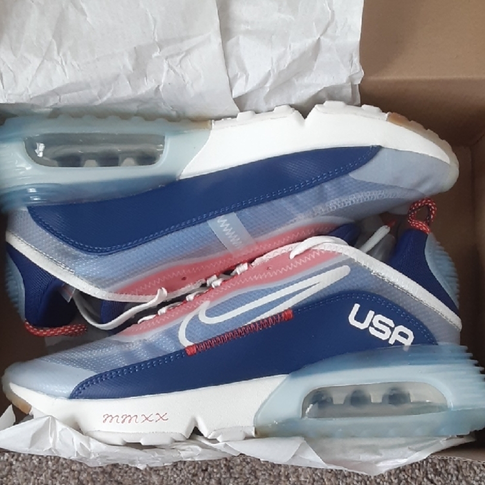 Nike Air Max 2090 USA Blue and White Sneakers with USA Logo BNIB